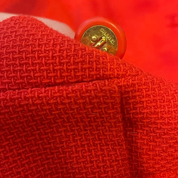 CHANEL red blazer
Vintage 1995 Dress skirt Set
Size S/XS US 2 FR34 preloved - Picture 9 of 15